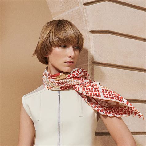 how to wear a hermes pleated scarf|hermes twilly scarf on bag.